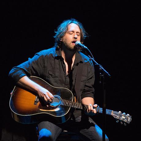 Hayes Carll (18+ Event)