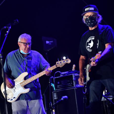 Los Lobos