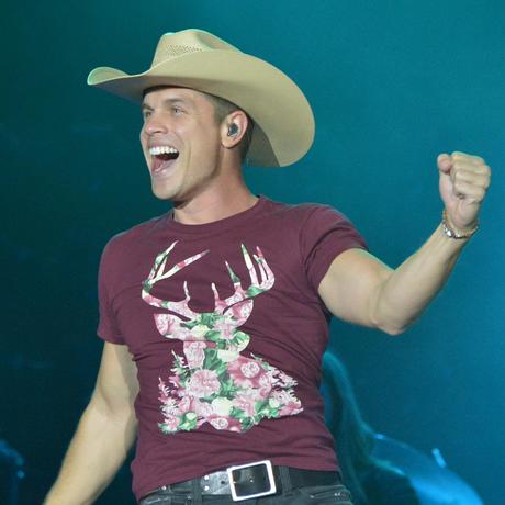 Dustin Lynch